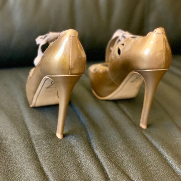 Joan & David Platform Pumps 6.5 - Picture 4 of 4